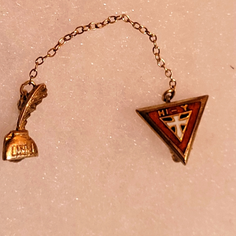 Vintage Gold and Red Men's Accessory Jewelry